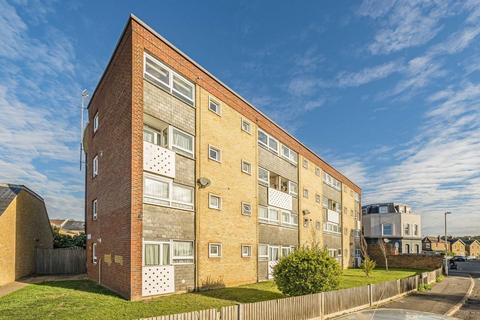2 bedroom flat for sale, Richmond Park Road, Kingston Upon Thames KT2