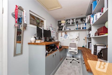 4 bedroom semi-detached house for sale, Elm Avenue, Upminster, RM14