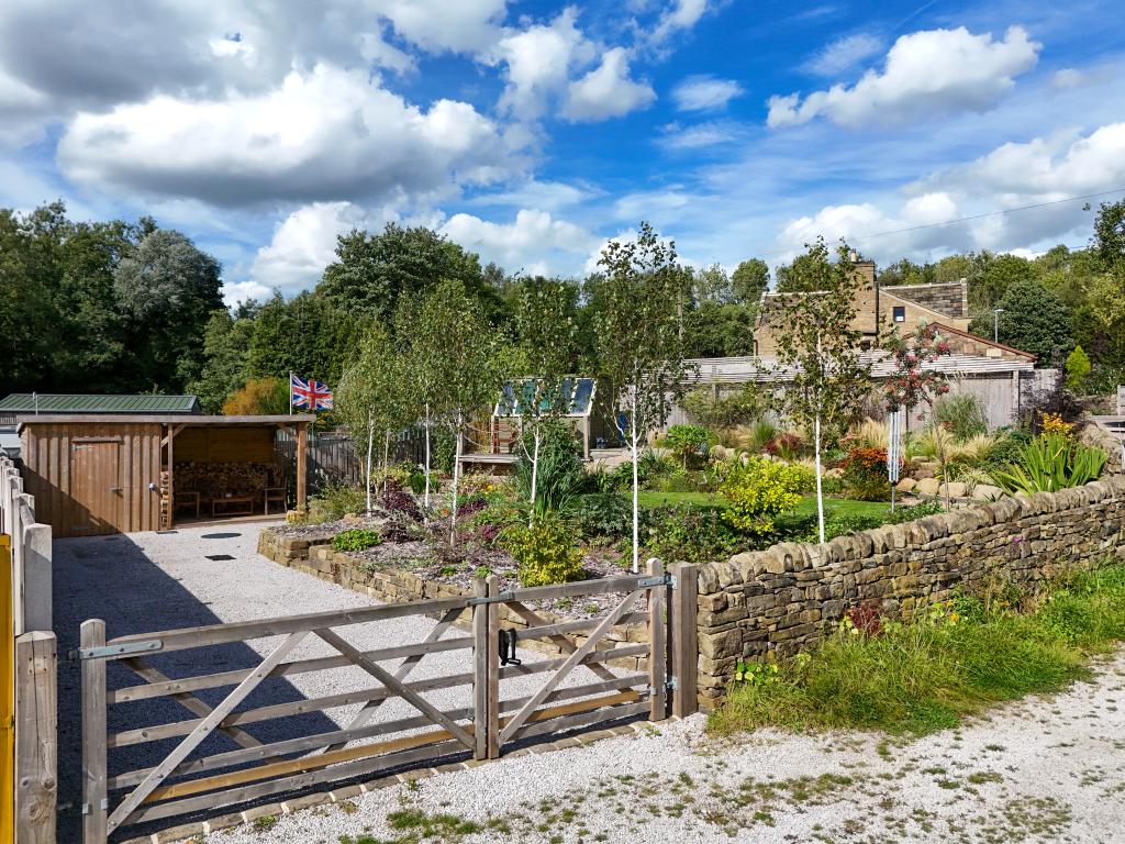 Parking/Garden