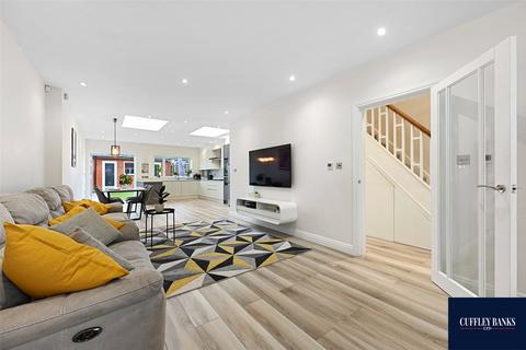 11 Brooklands Drive, Perivale, Greenford, UB6 7AU