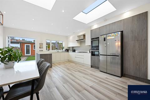 11 Brooklands Drive, Perivale, Greenford, UB6 7AU