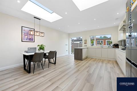 11 Brooklands Drive, Perivale, Greenford, UB6 7AU