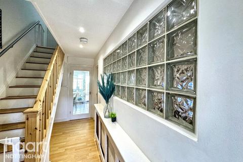 undefined, Thomas Close, Nottingham