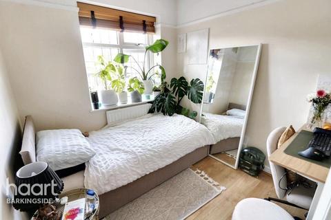 undefined, Spearpoint Gardens, Newbury Park