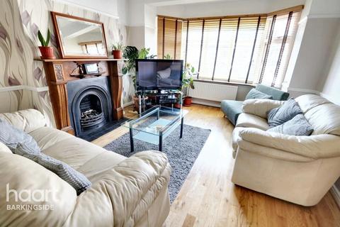 3 bedroom terraced house for sale, Spearpoint Gardens, Newbury Park