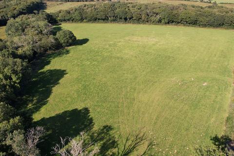 undefined, Felin Land, Llangybi