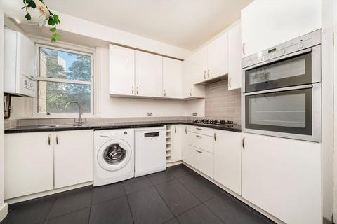 2 bedroom flat for sale, Chatsworth Gardens, London W3