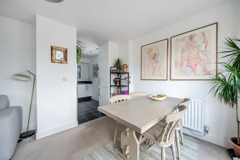 1 bedroom flat for sale, Limerick Close, Balham, London, SW12