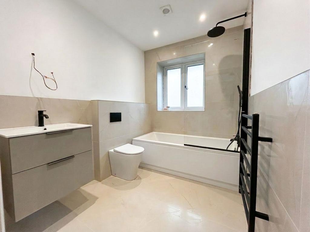 1st Floor Bathroom