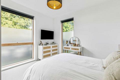 2 bedroom flat for sale, Upper Tulse Hill, London SW2