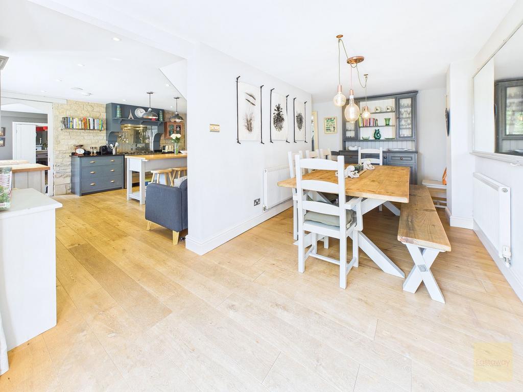 Kitchen / Dining