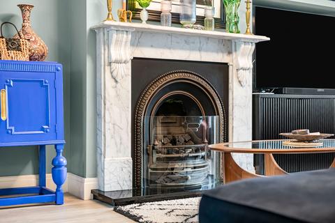 6 Dennis Road, East Molesey, KT8 9ED