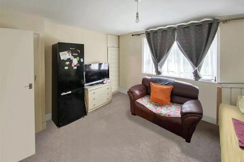undefined, Brabazon Road, Hounslow, Middlesex, TW5 9LU