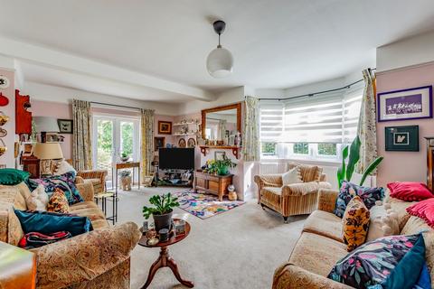 58 Copthorne Road, Felbridge, East Grinstead, RH19 2NU