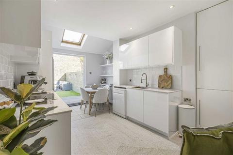 2 bedroom flat for sale, Fulham Palace Road, London SW6