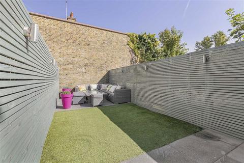 2 bedroom flat for sale, Fulham Palace Road, London SW6