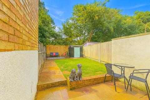 2 bedroom maisonette for sale, Oak Tree Road, Ashford, TN23