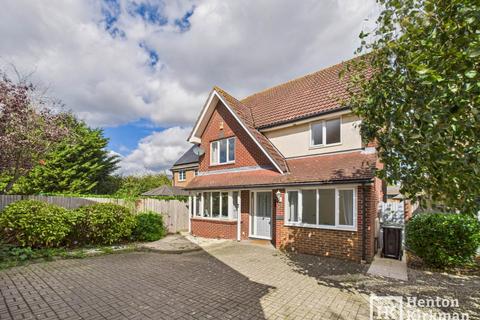 4 bedroom detached house for sale, Tye Common Road, Billericay