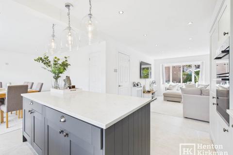 4 bedroom detached house for sale, Tye Common Road, Billericay