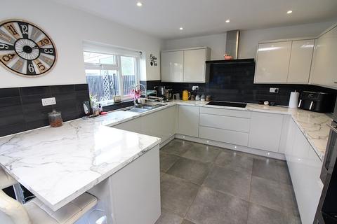 3 bedroom semi-detached house for sale, Alexander Road, Stotfold, Hitchin, SG5