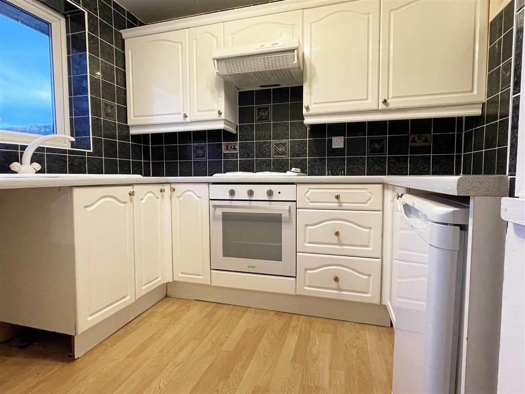 Kitchen1.jpg