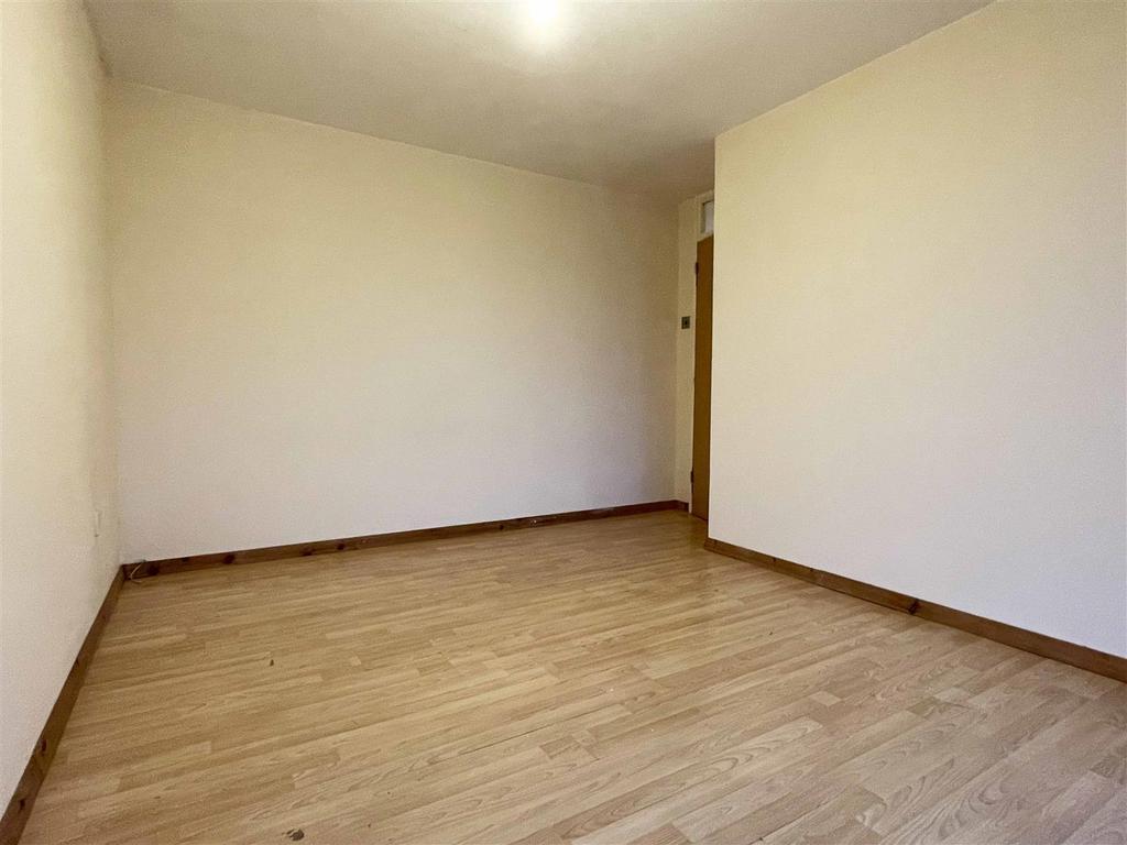 Bed1.jpg