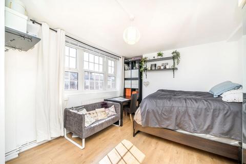 2 bedroom flat for sale, Doddington Grove, London SE17