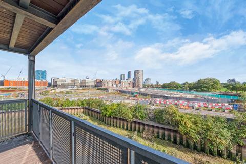 2 bedroom flat for sale, Island House, London E3