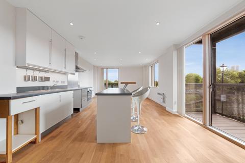 2 bedroom flat for sale, Island House, London E3