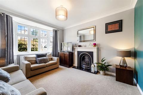 4 bedroom semi-detached house for sale, Tattenham Grove, Epsom