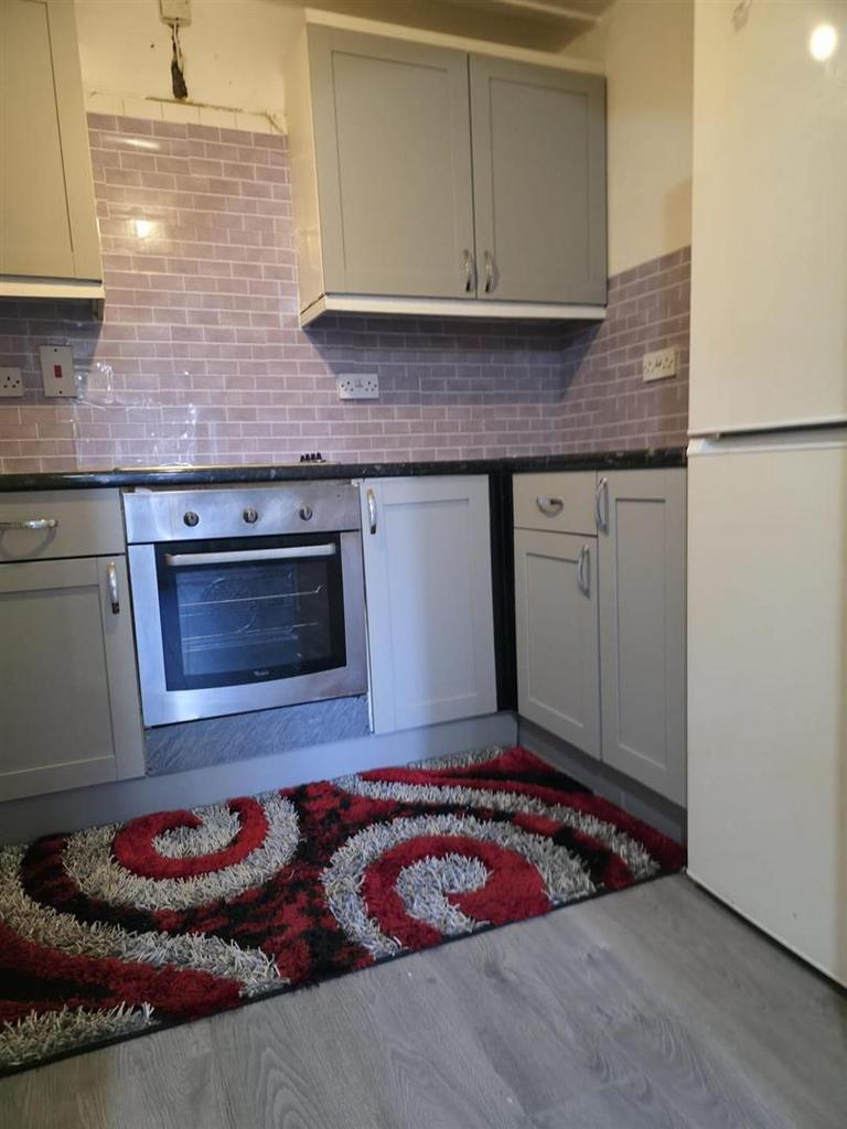 Kitchen Pic1.jpg