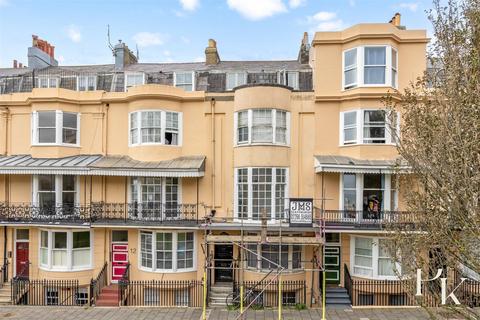 2 bedroom flat for sale, Bedford Square, Brighton BN1
