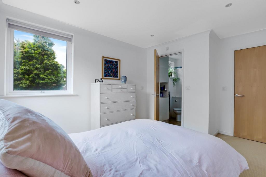 14-0d0b JHProp World - Flat 3, 104 Wells Park Road -