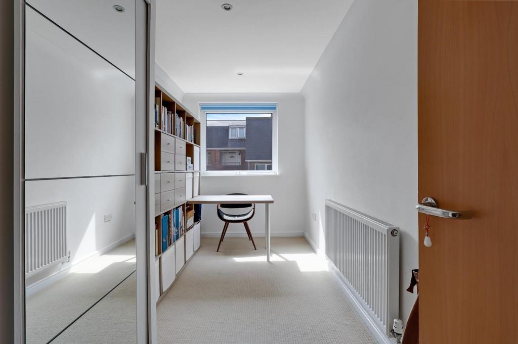 06-375f JHProp World - Flat 3, 104 Wells Park Road -