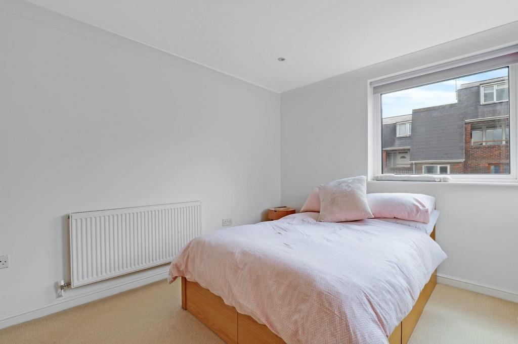 13-3bc3 JHProp World - Flat 3, 104 Wells Park Road -