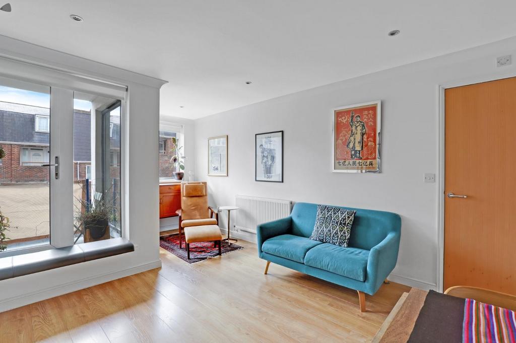 04-5451 JHProp World - Flat 3, 104 Wells Park Road -