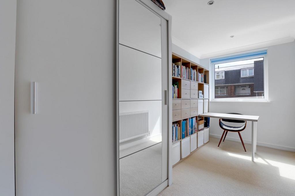 05-60ad JHProp World - Flat 3, 104 Wells Park Road -