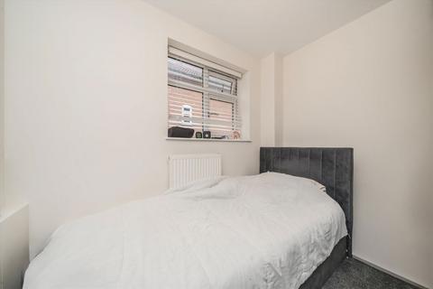 2 bedroom flat for sale, Castlebar Road, London W5