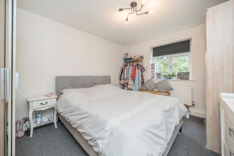 2 bedroom flat for sale, Castlebar Road, London W5