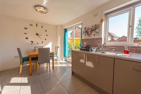 3 bedroom end of terrace house for sale, Sinter Grove, Newport, NP19