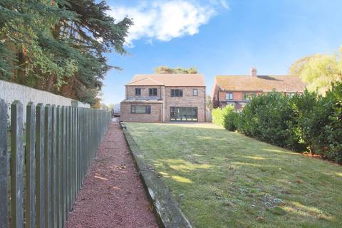 4 bedroom detached house for sale, Main Road, Thorngumbald, Hull, HU12 9NA