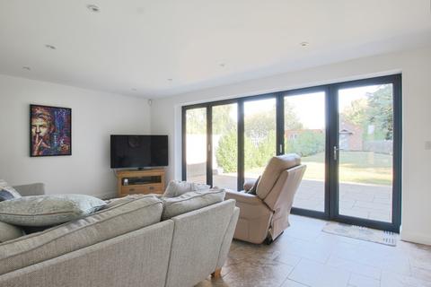 4 bedroom detached house for sale, Main Road, Thorngumbald, Hull, HU12 9NA