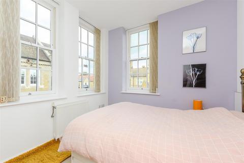 2 bedroom terraced house for sale, West Wing, Dartford DA2