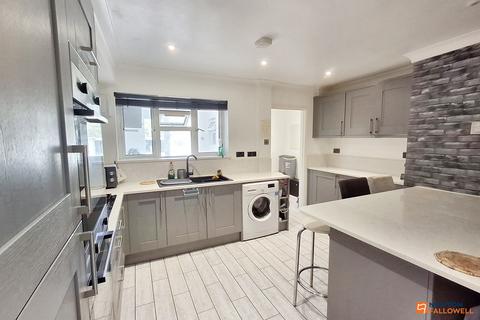 3 bedroom terraced house for sale, Wootton Avenue, Fletton, Peterborough, PE2