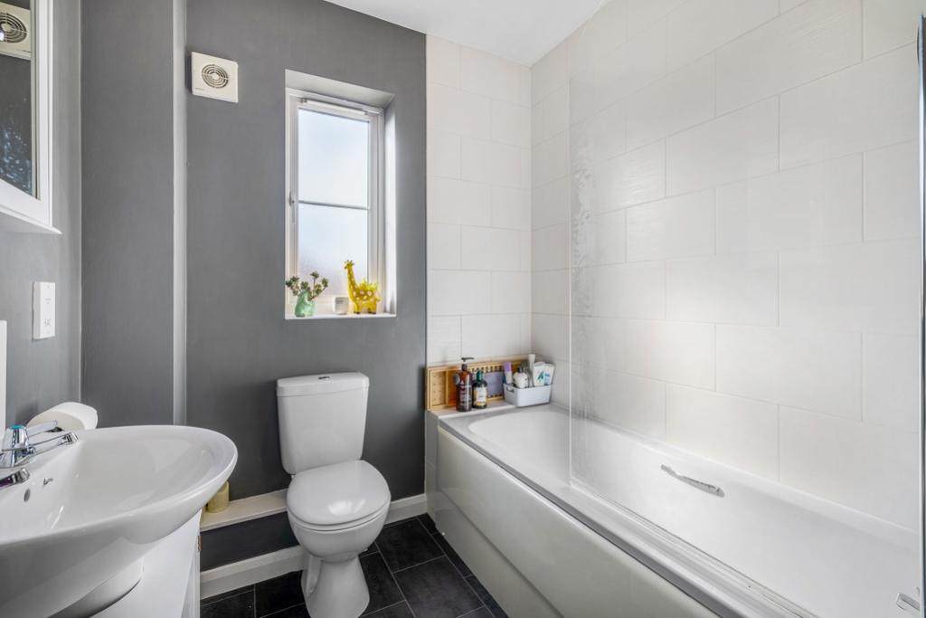 4 Grayling Way (Boston)-19