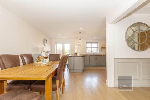 5 bedroom semi-detached house for sale, Holt Road, Norwich NR10