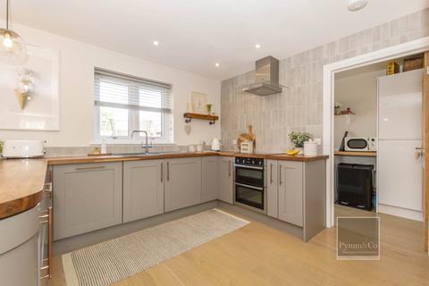 5 bedroom semi-detached house for sale, Holt Road, Norwich NR10