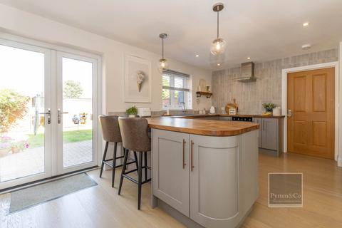 5 bedroom semi-detached house for sale, Holt Road, Norwich NR10