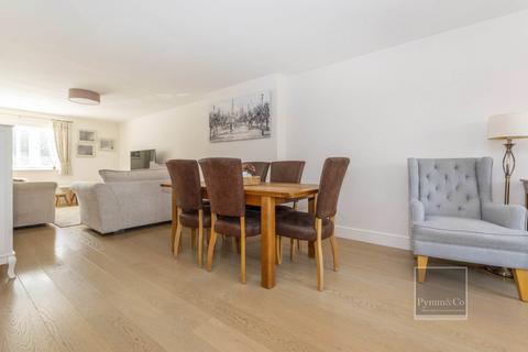 5 bedroom semi-detached house for sale, Holt Road, Norwich NR10