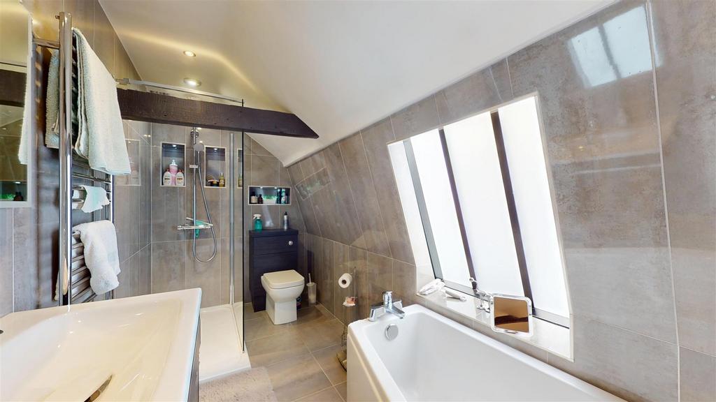 Master En-Suite